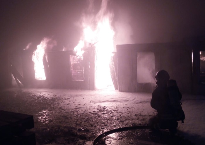 Incendio alla Ecobloks di Finale Emilia, paura per rischio ambientale