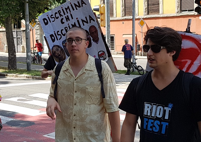 In migliaia al Pride: Bologna arcobaleno speranza