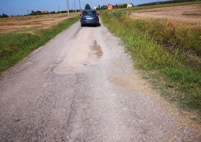 Strada comunale completamente devastata, polemica a San Prospero