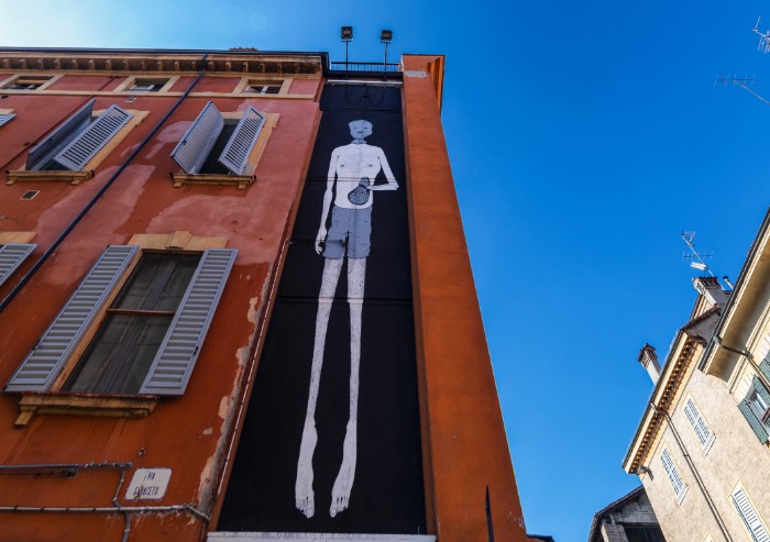 Piazza Pomposa e via Taglio: i dettagli d'incanto del cuore di Modena