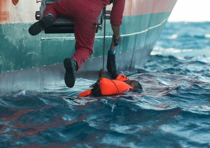 Oltre lo slogan dell'invasione: volti dei migranti. Incontro a Reggio