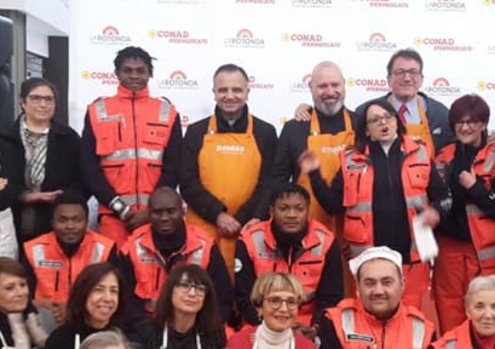 Natale di bontà! Bonaccini e Muzzarelli camerieri. E Di Maiolo?