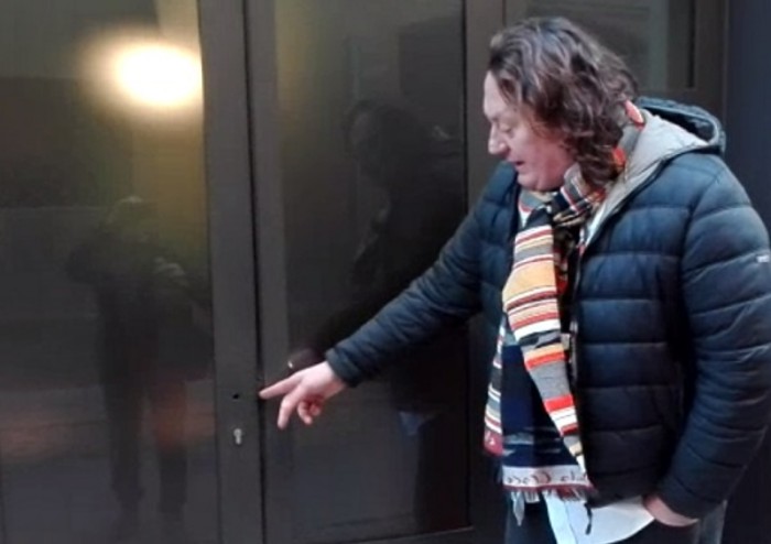 Furto con spaccata sventato in enoteca, sale la preoccupazione