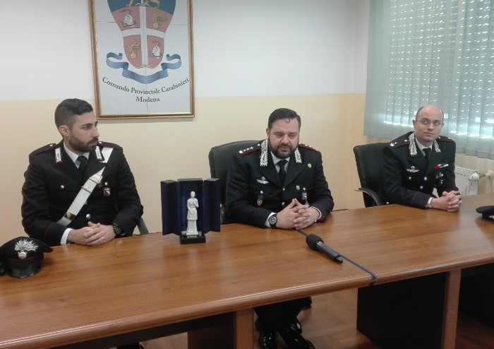 La Bonissima al carabiniere che donò i sandali al clochard-ladro