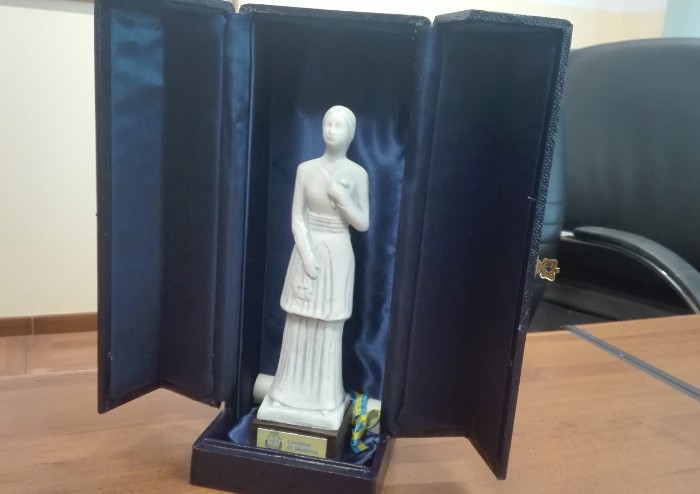 La Bonissima al carabiniere che donò i sandali al clochard-ladro