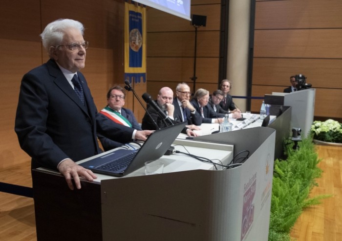 Mattarella a Modena: 'Biagi fu ucciso perché cuciva le ferite'