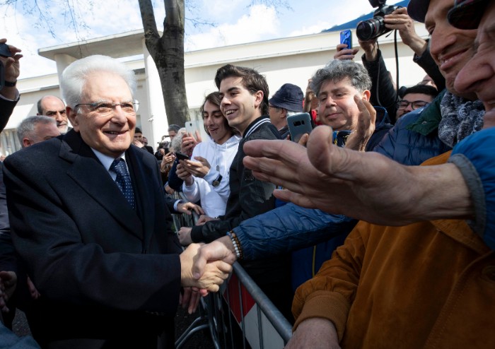 Mattarella a Modena: 'Biagi fu ucciso perché cuciva le ferite'