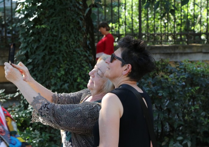 In 15.000 per Modena Pride, festa di colori e musica, ma il PD stona