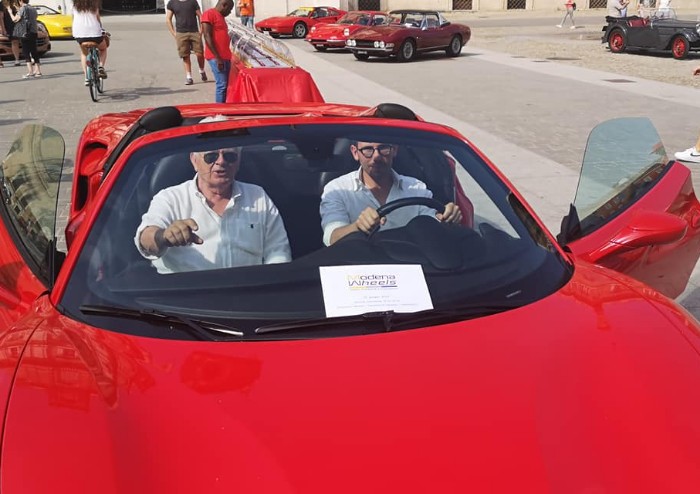Modena Wheels, bolidi e modellini da sogno: show in centro