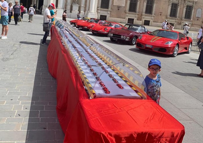 Modena Wheels, bolidi e modellini da sogno: show in centro
