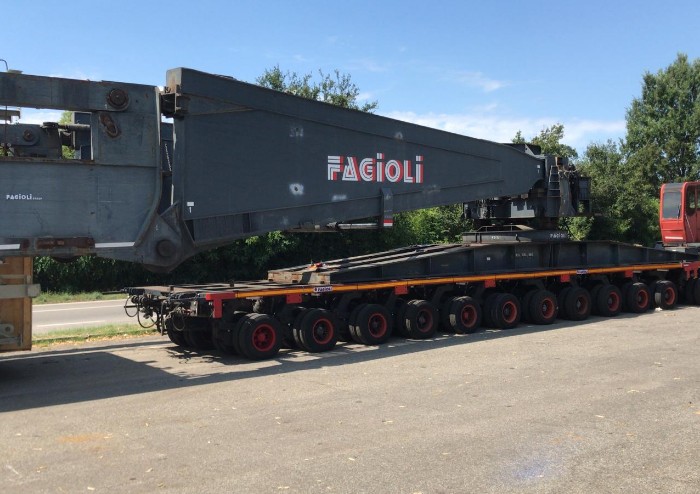 Ecco il mega trasformatore, tutto pronto per il trasporto eccezionale