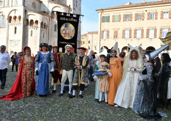 Modena, dame e cavalieri per la rievocazione storica