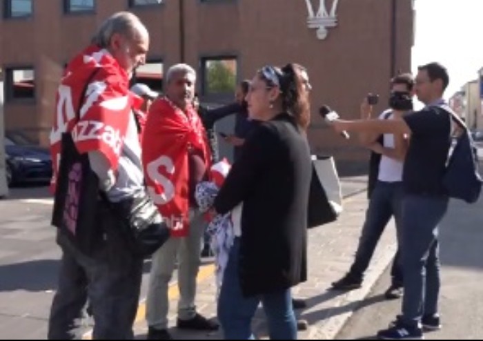 Rientra dal lavoro dopo infortunio, sospeso per 6 mesi, denuncia Si Cobas: 'Licenziamento mascherato'