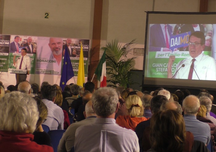 Il centro sinistra unito per Bonaccini: 'Basta litigi, perché stavolta rischiamo'