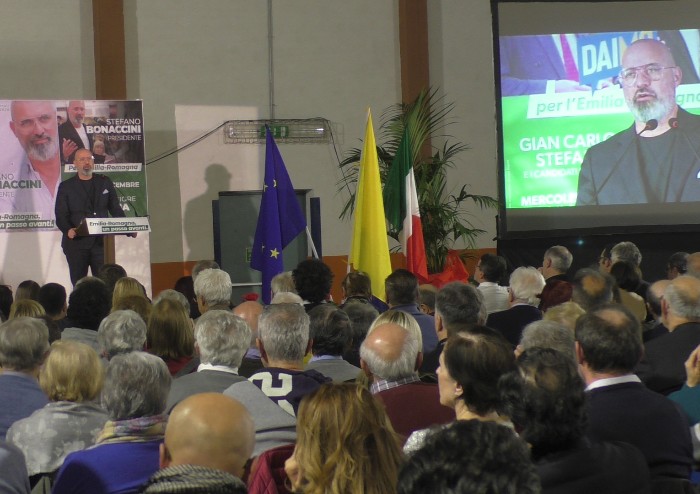 Il centro sinistra unito per Bonaccini: 'Basta litigi, perché stavolta rischiamo'