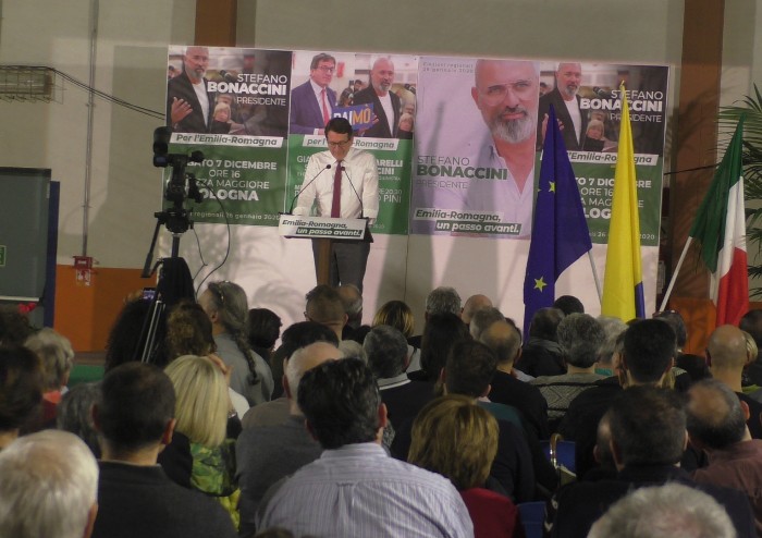 Il centro sinistra unito per Bonaccini: 'Basta litigi, perché stavolta rischiamo'