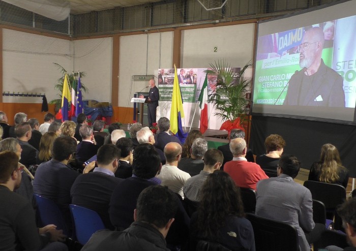 Il centro sinistra unito per Bonaccini: 'Basta litigi, perché stavolta rischiamo'