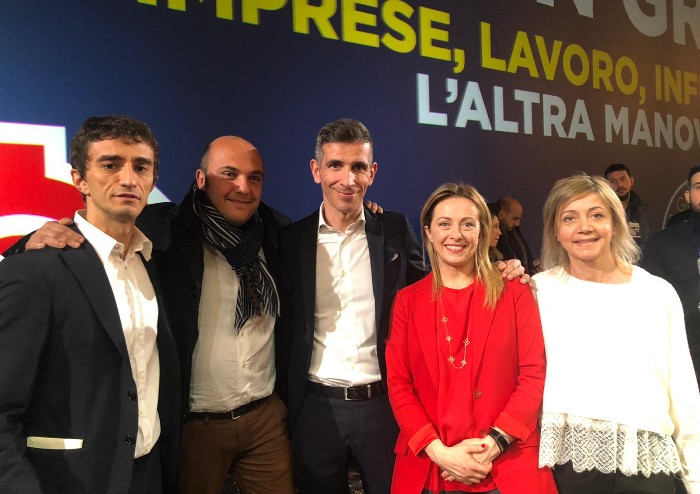 A Bologna in 3000 per la Meloni: 'Bonaccini perché nascondi il Pd? Non vergognarti'