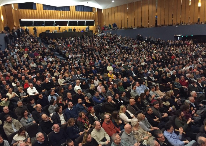 A Bologna in 3000 per la Meloni: 'Bonaccini perché nascondi il Pd? Non vergognarti'