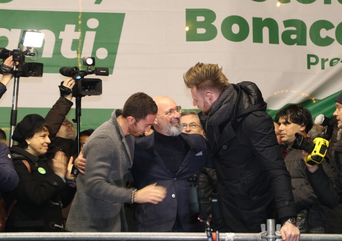 Pd, Sardine, testimonial e alleati: i colori della piazza di Modena