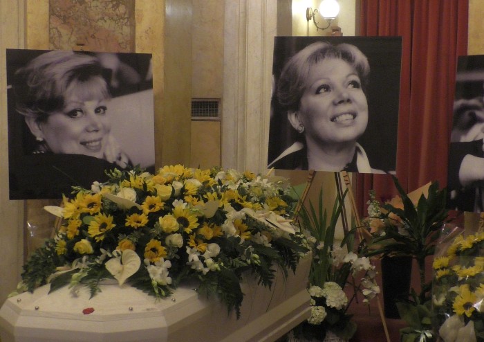 Addio a Mirella Freni, camera ardente in Teatro e funerale in Duomo