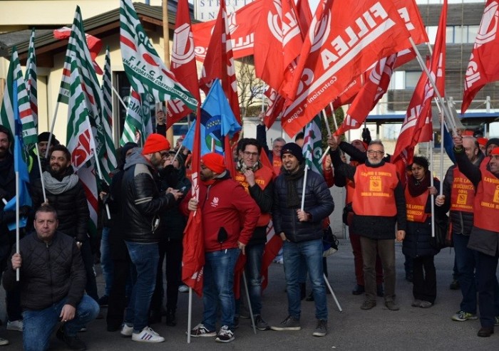 Contratto Federlegno, mobilitazione davanti alla azienda di Orsini