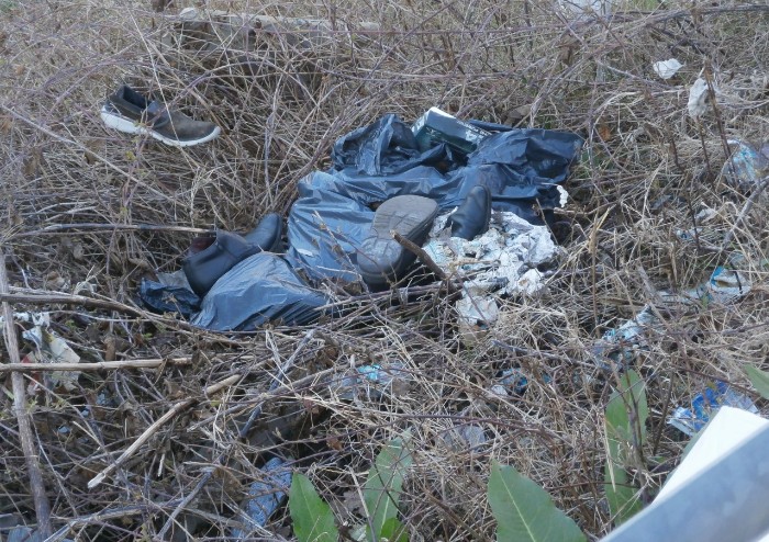 Castelfranco, aree di sosta in tangenziale trasformate in discarica