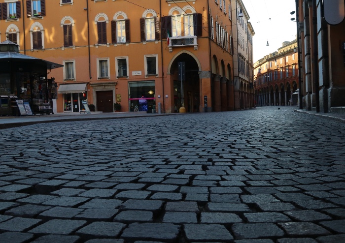 Modena, una città svuotata dal virus