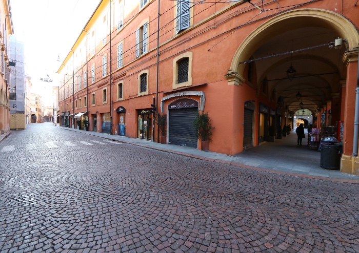Modena, una città svuotata dal virus