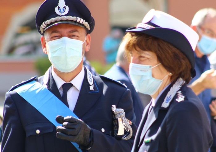 Festa della Repubblica: l'alzabandiera in piazza Roma