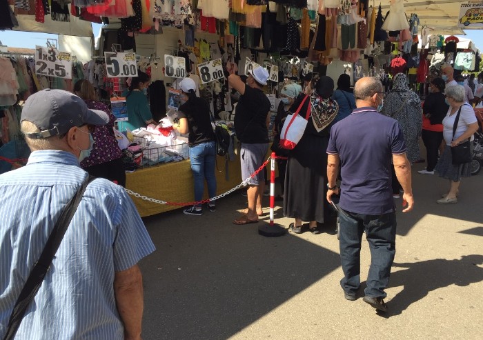 Mercato Novi Sad a Modena: mascherine ok, ma nessun distanziamento