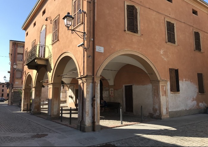 'San Cesario, edifici degradati in centro: ecco qua il salotto'