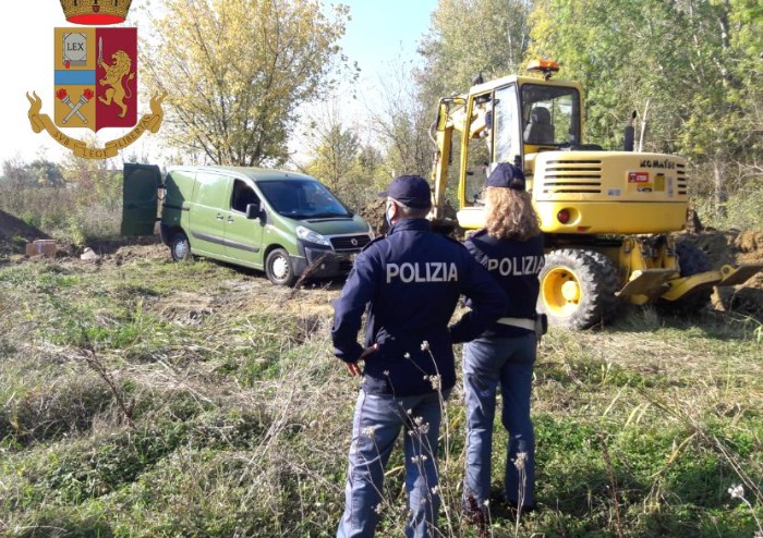 Carpi, polizia fa brillare 37 chili di fuochi d'artificio sequestrati