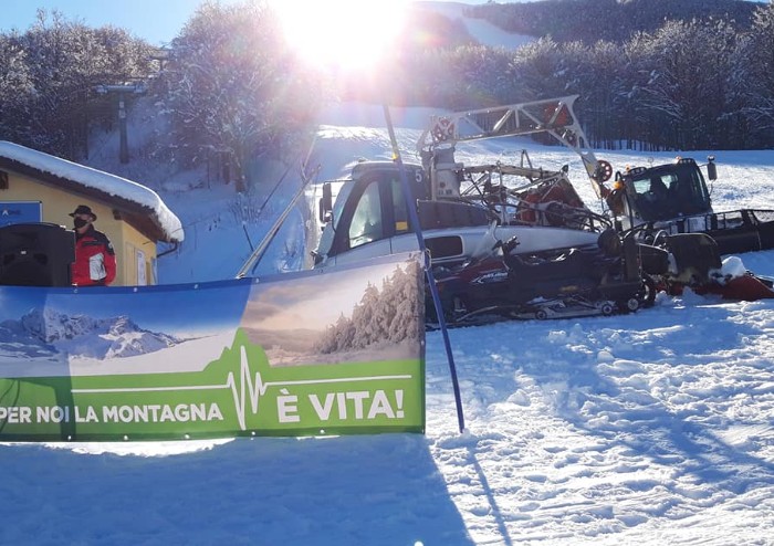 Flash Mob a Le Polle contro le restrizioni anti-Covid