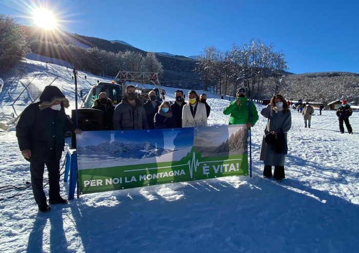 Flash Mob a Le Polle contro le restrizioni anti-Covid
