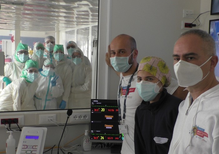 Nel nuovo hub di terapia intensiva tra dramma, speranza e un grande grazie