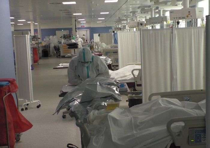 Nel nuovo hub di terapia intensiva tra dramma, speranza e un grande grazie