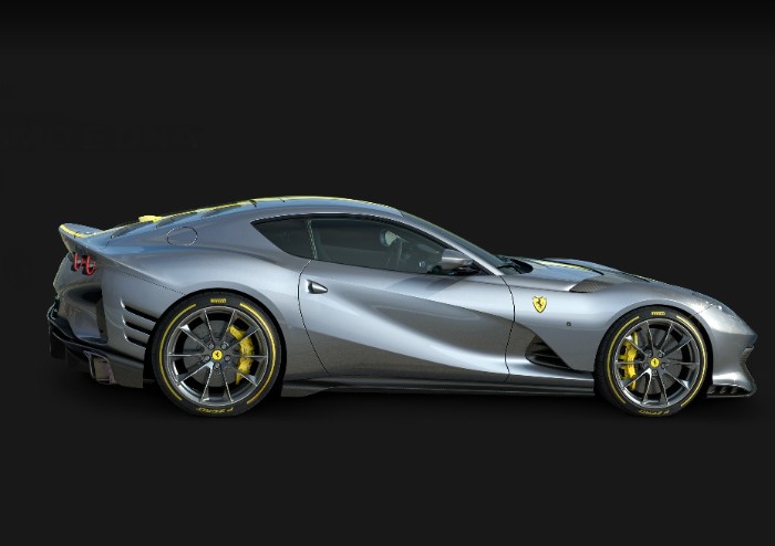 Ferrari: la nuova versione della V12 si svela