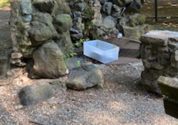 Modena, degrado area Policlinico: bivacchi nel parco