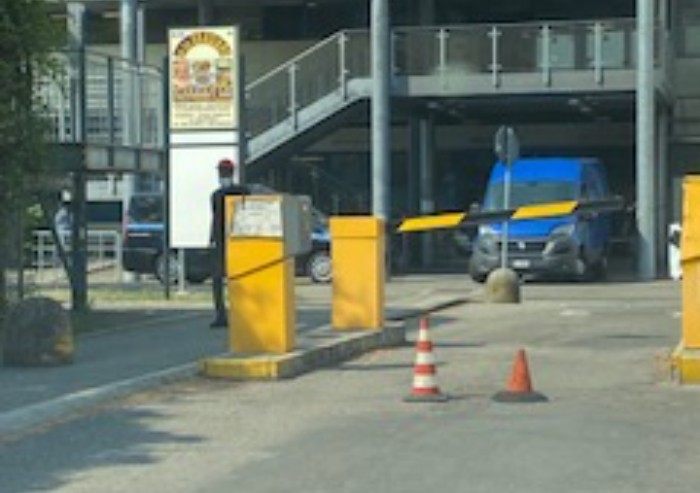 Modena, degrado area Policlinico: bivacchi nel parco