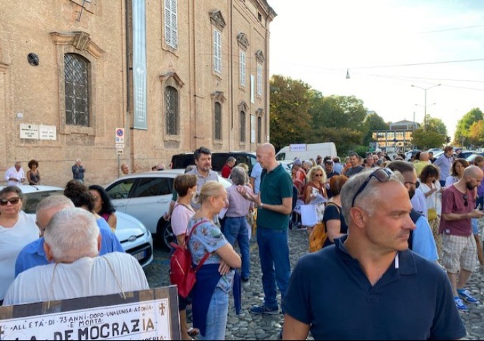 Modena, in 500 al corteo pacifico in centro per dire no al Green Pass