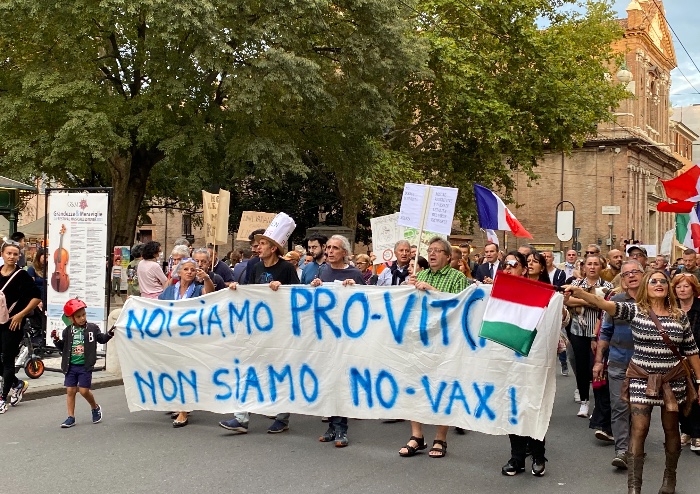 No green pass: in mille al corteo pacifico a Modena