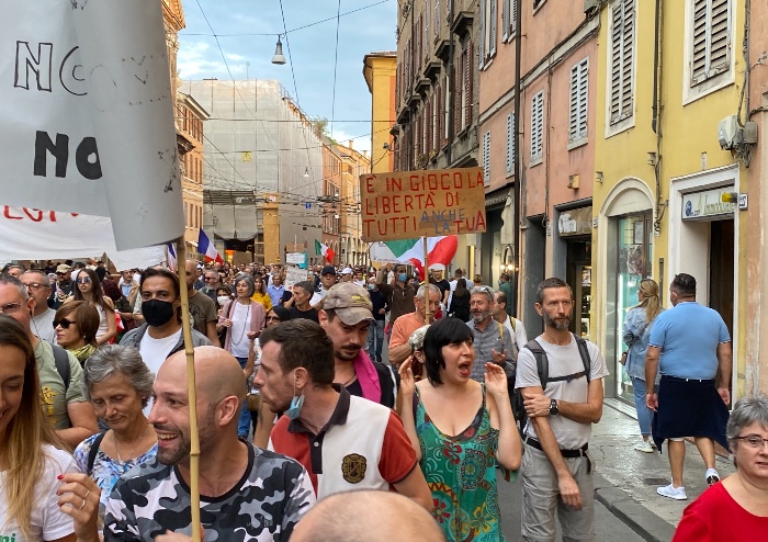 No green pass: in mille al corteo pacifico a Modena