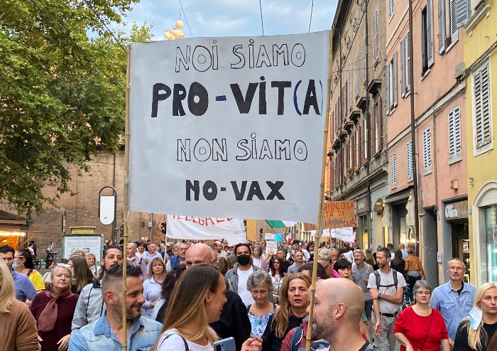No green pass: in mille al corteo pacifico a Modena