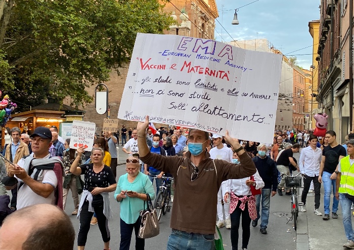 No green pass: in mille al corteo pacifico a Modena