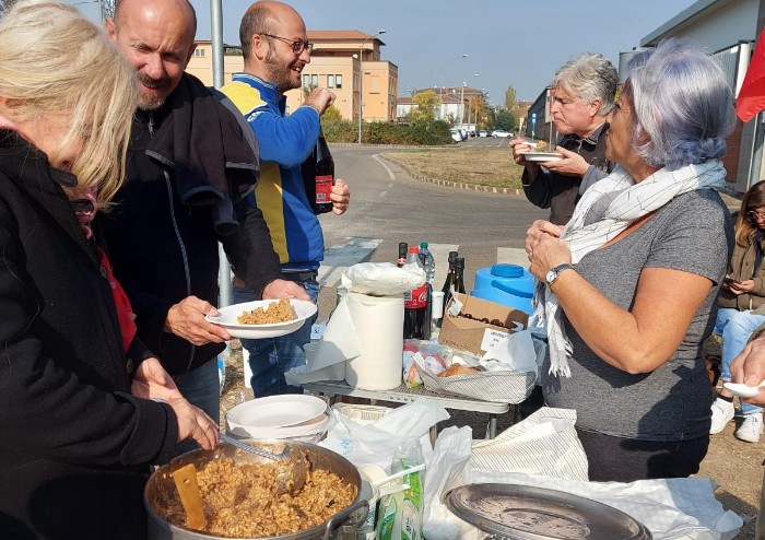 Presidio no green pass alla New Holland: pranzo coi modenesi
