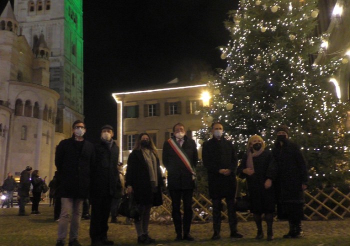 Modena accende il Natale