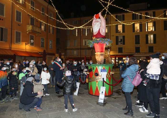 Modena accende il Natale