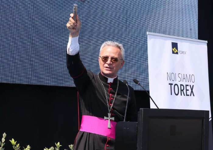 L'ex vescovo di Carpi Cavina inaugura stabilimento Torex di Marchesini