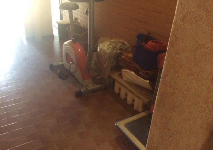 Vivere (male) all'R-Nord, le foto dei residenti: 'Ecco come siamo messi'